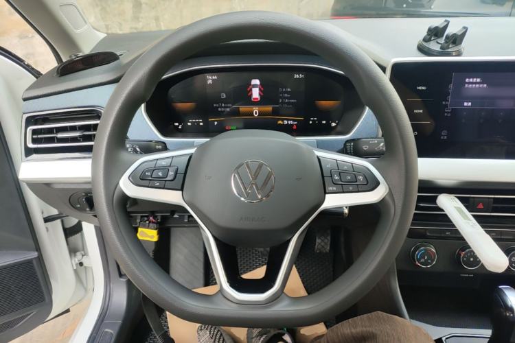 Used Volkswagen Lavida 2024 1.5L Automatic DeYi Edition Steering Wheel
