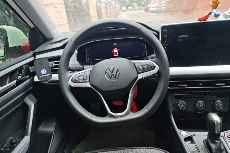 Used Volkswagen Lavida 2024 1.5L Automatic Starry Sky 5 Million Edition Steering Wheel