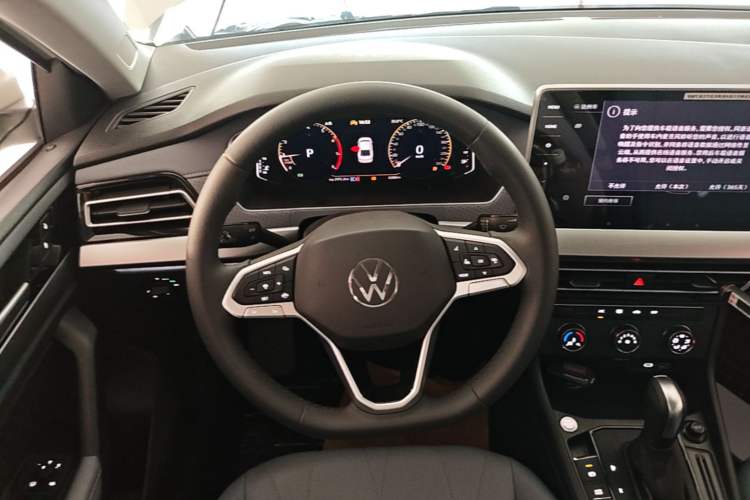 Used Volkswagen Lavida 2024 1.5L Automatic Starry Sky 5 Million Edition Steering Wheel