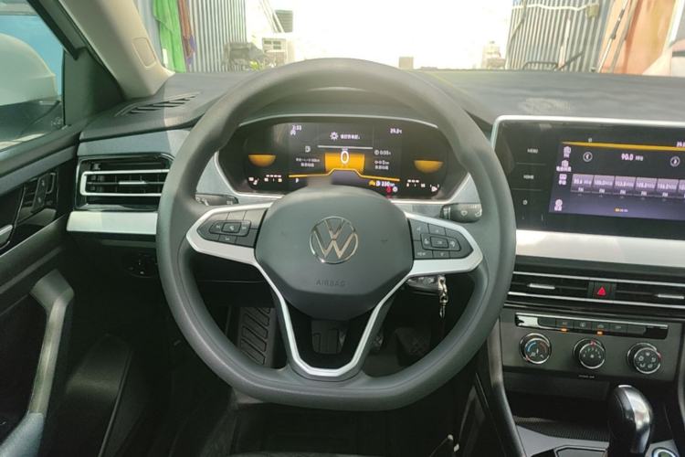 Used Volkswagen Lavida 2024 1.5L Automatic DeYi Edition Steering Wheel