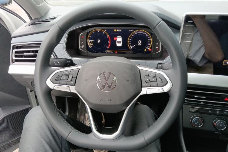 Used Volkswagen Lavida 2024 1.5L Automatic Starry Sky 5 Million Edition Steering Wheel