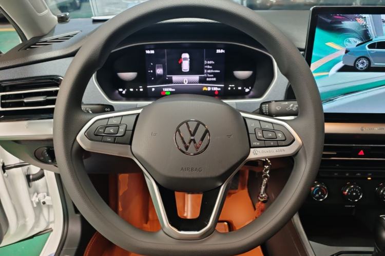 Used Volkswagen Lavida 2024 1.5L Automatic DeYi Edition Steering Wheel