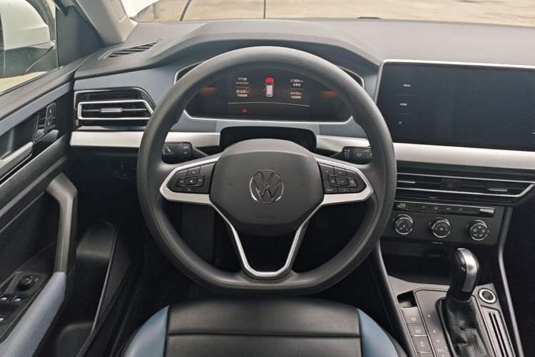 Used Volkswagen Lavida 2024 1.5L Automatic DeYi Edition Steering Wheel