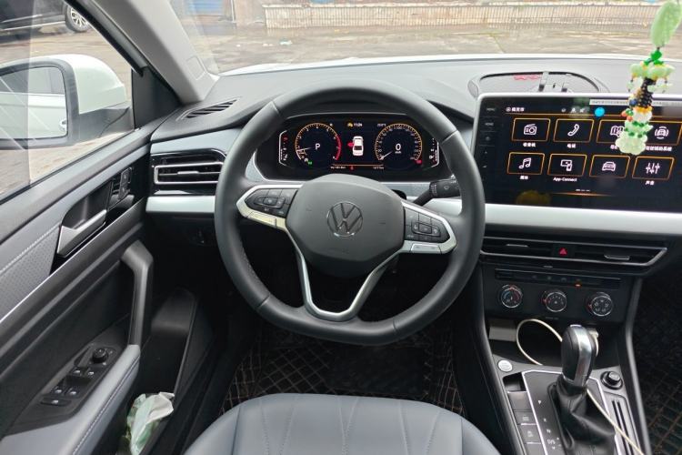 Used Volkswagen Lavida 2024 1.5L Automatic Starry Sky 5 Million Edition Steering Wheel