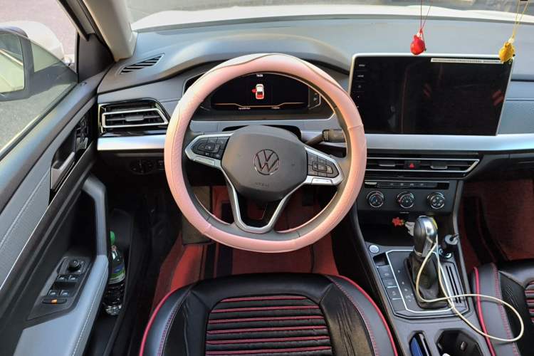 Used Volkswagen Lavida 2024 1.5L Automatic Starry Sky 5 Million Edition Steering Wheel
