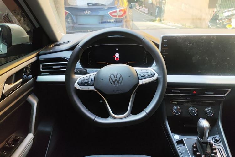 Used Volkswagen Lavida 2024 1.5L Automatic Starry Sky 5 Million Edition Steering Wheel