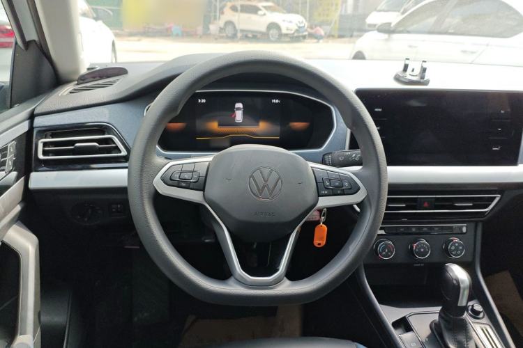 Used Volkswagen Lavida 2024 1.5L Automatic DeYi Edition Steering Wheel
