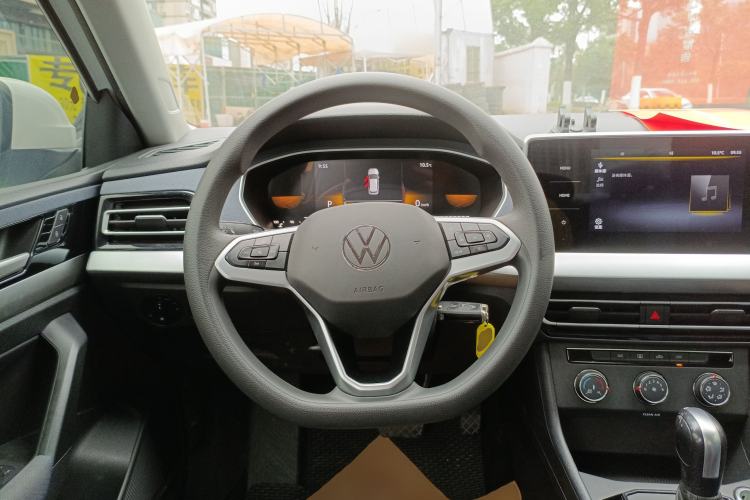 Used Volkswagen Lavida 2024 1.5L Automatic DeYi Edition Steering Wheel