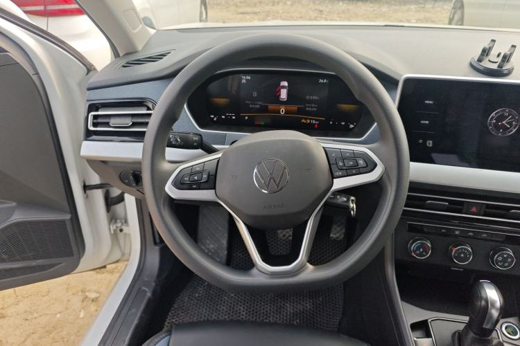 Used Volkswagen Lavida 2024 1.5L Automatic DeYi Edition Steering Wheel