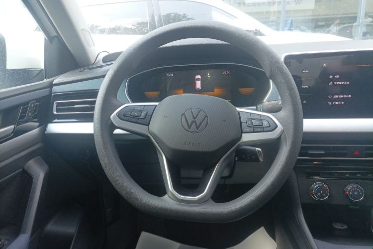 Used Volkswagen Lavida 2024 1.5L Automatic DeYi Edition Steering Wheel