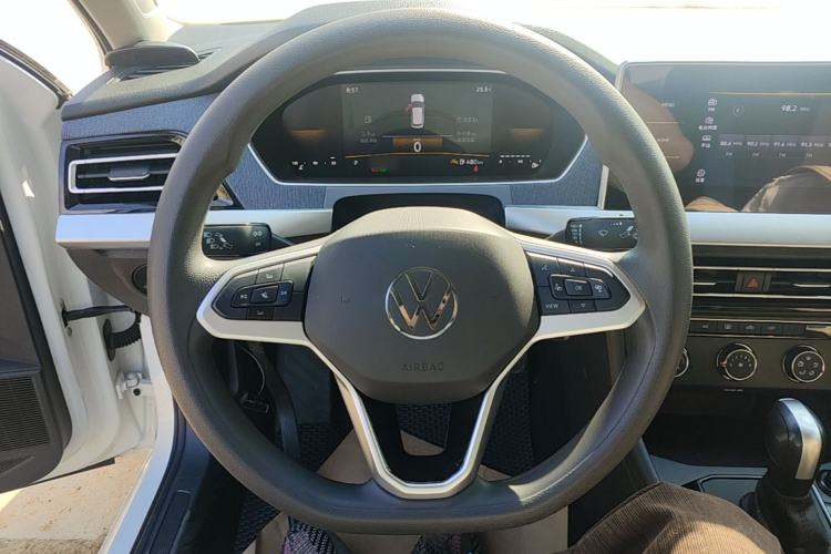 Used Volkswagen Lavida 2024 1.5L Automatic DeYi Edition Steering Wheel