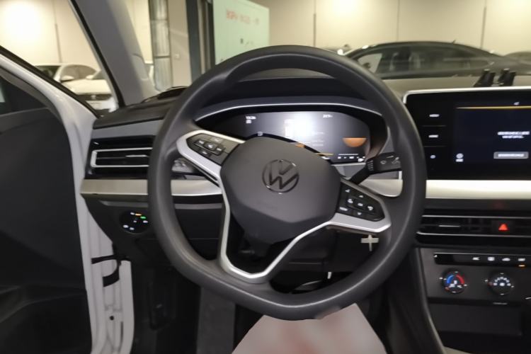 Used Volkswagen Lavida 2024 1.5L Automatic DeYi Edition Steering Wheel