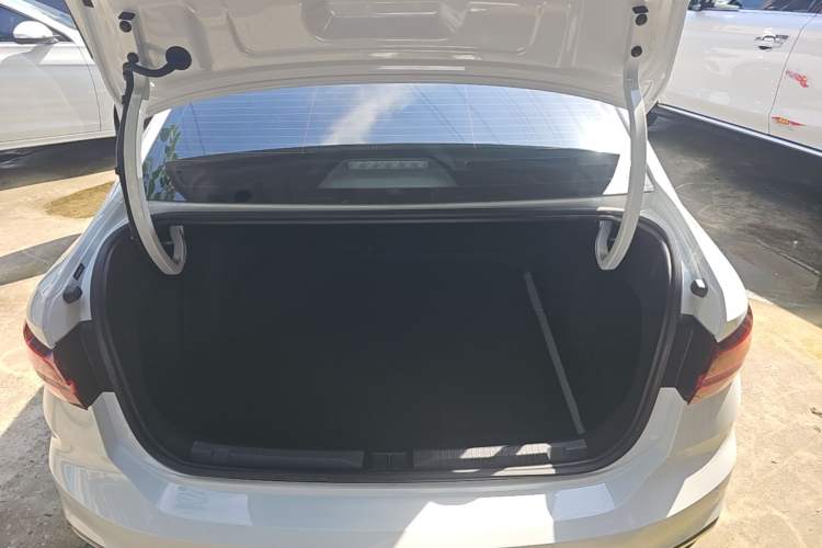 Used Volkswagen Lavida 2024 1.5L Automatic Starry Sky 5 Million Edition Trunk