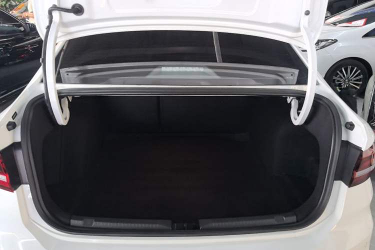 Used Volkswagen Lavida 2024 300TSI DSG Starry Sky Deluxe Edition Trunk
