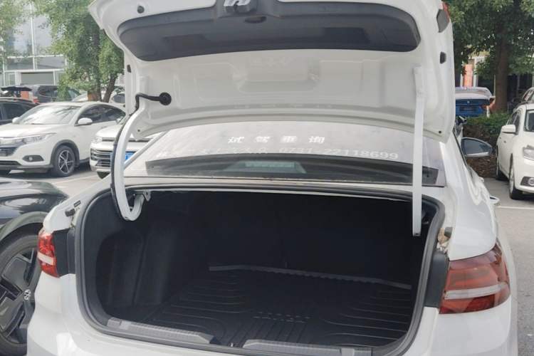 Used Volkswagen Lavida 2024 300TSI DSG Starry Sky Leading Edition Trunk