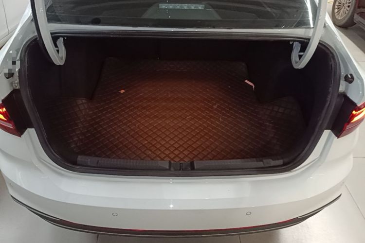 Used Volkswagen Lavida 2024 1.5L Automatic 5 Million Edition Trunk