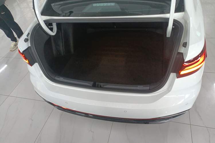 Used Volkswagen Lavida 2024 1.5L Automatic Starry Sky 5 Million Edition Trunk