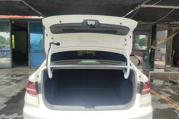 Used Volkswagen Lavida 2024 1.5L Automatic DeYi Edition Trunk
