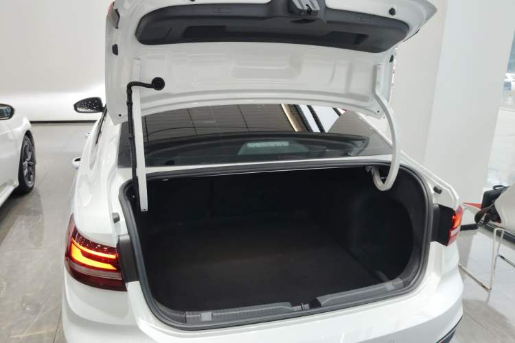 Used Volkswagen Lavida 2024 300TSI DSG Starry Sky Leading Edition Trunk