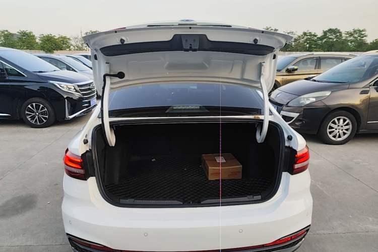 Used Volkswagen Lavida 2024 1.5L Automatic Starry Sky 5 Million Edition Trunk