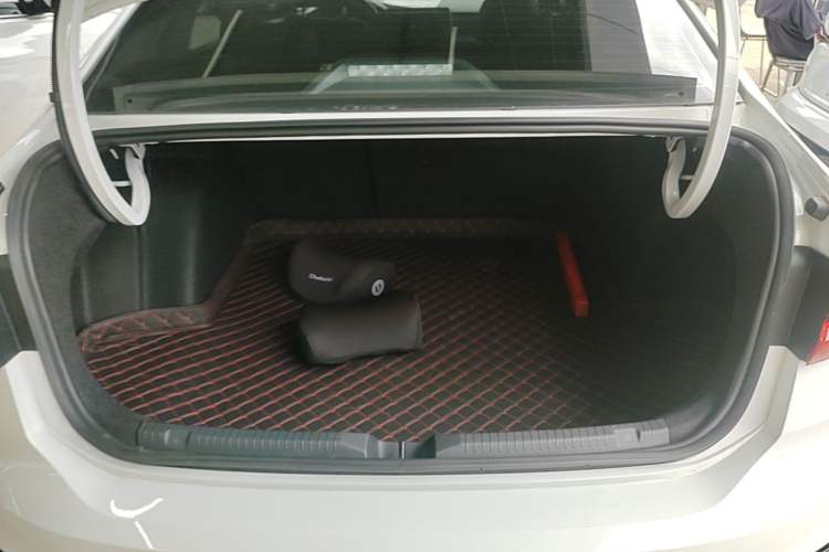 Used Volkswagen Lavida 2024 300TSI DSG Starry Sky Deluxe Edition Trunk