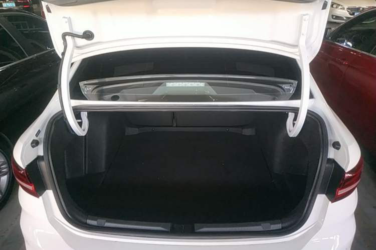 Used Volkswagen Lavida 2024 300TSI DSG Starry Sky Deluxe Edition Trunk