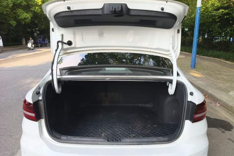 Used Volkswagen Lavida 2024 300TSI DSG Starry Sky Leading Edition Trunk