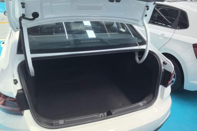 Used Volkswagen Lavida 2024 1.5L Automatic 5 Million Edition Trunk