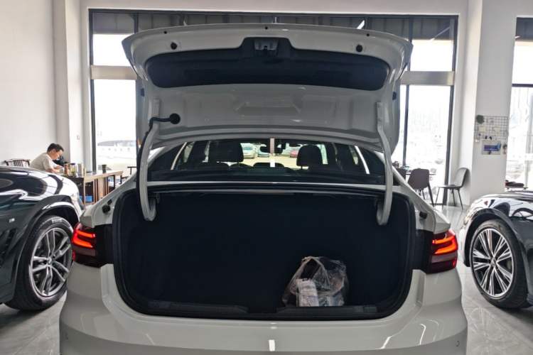 Used Volkswagen Lavida 2024 300TSI DSG Starry Sky Leading Edition Trunk