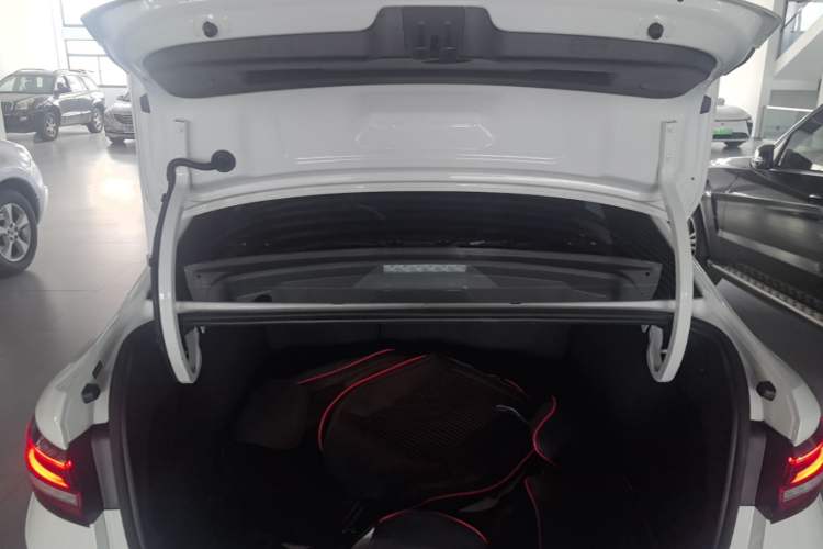 Used Volkswagen Lavida 2024 300TSI DSG Starry Sky Deluxe Edition Trunk