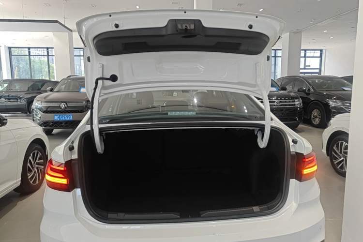 Used Volkswagen Lavida 2024 300TSI DSG Starry Sky Leading Edition Trunk