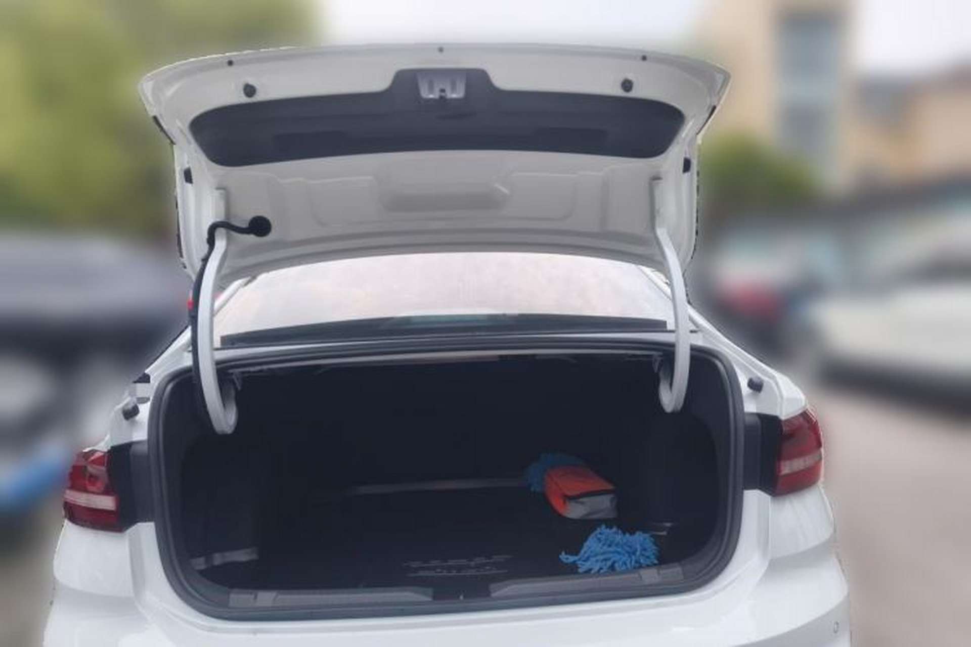 Used Volkswagen Lavida 2024 300TSI DSG Starry Sky Deluxe Edition Trunk