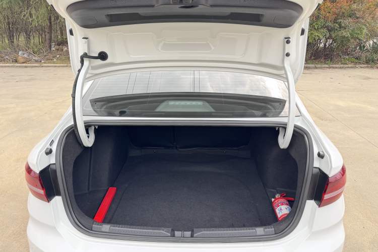 Used Volkswagen Lavida 2024 1.5L Automatic DeYi Edition Trunk