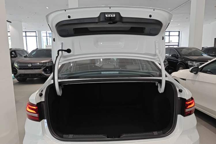 Used Volkswagen Lavida 2024 300TSI DSG Starry Sky Leading Edition Trunk