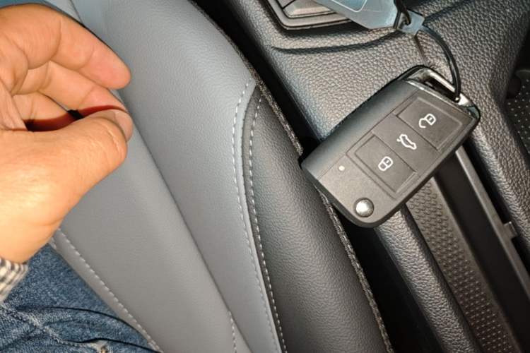 Used Volkswagen Lavida 2024 1.5L Automatic Starry Sky 5 Million Edition Vehicle Key