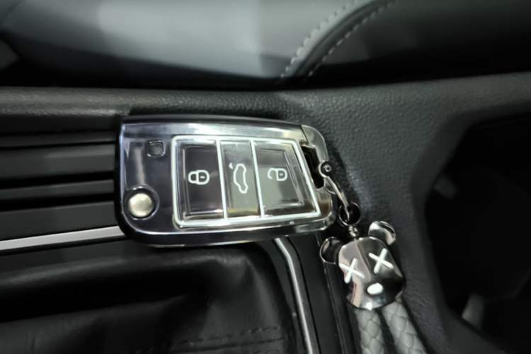 Used Volkswagen Lavida 2024 1.5L Automatic Starry Sky 5 Million Edition Vehicle Key