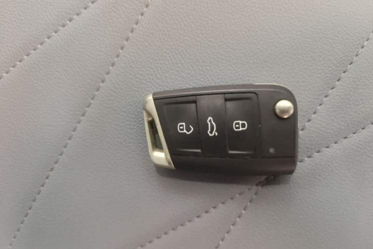 Used Volkswagen Lavida 2024 1.5L Automatic Starry Sky 5 Million Edition Vehicle Key