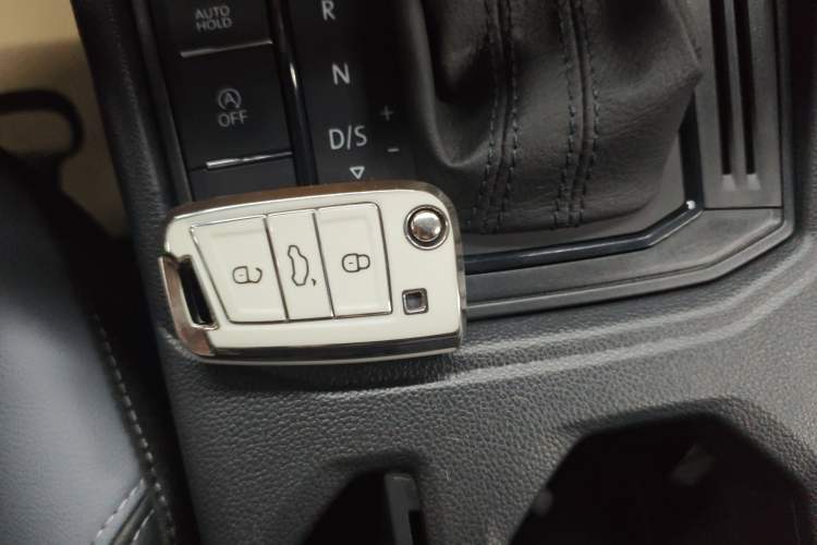 Used Volkswagen Lavida 2024 1.5L Automatic Starry Sky 5 Million Edition Vehicle Key