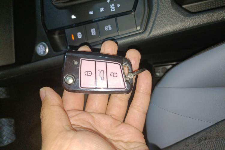 Used Volkswagen Lavida 2024 1.5L Automatic Starry Sky 5 Million Edition Vehicle Key