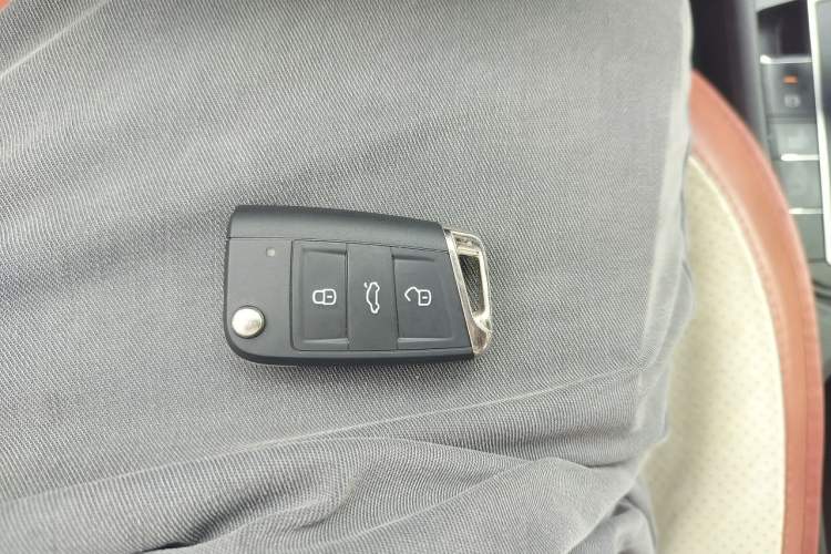 Used Volkswagen Lavida 2024 1.5L Automatic Starry Sky 5 Million Edition Vehicle Key