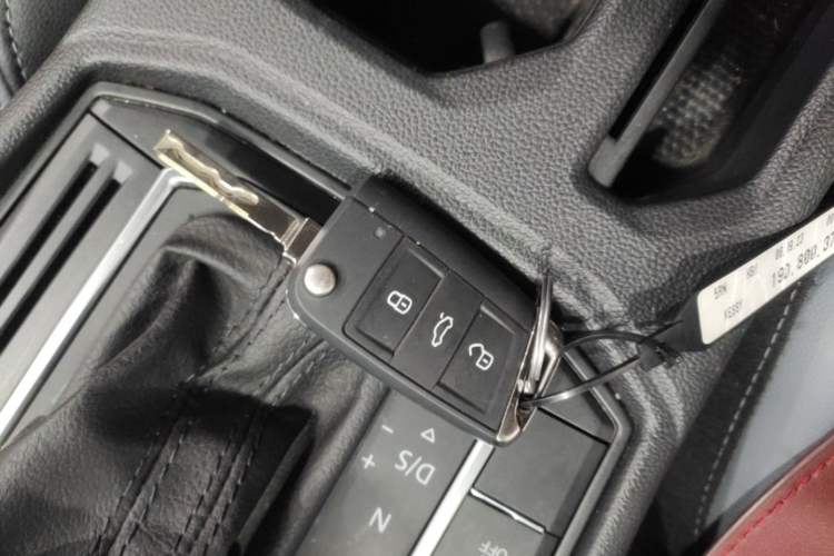 Used Volkswagen Lavida 2024 1.5L Automatic Starry Sky 5 Million Edition Vehicle Key