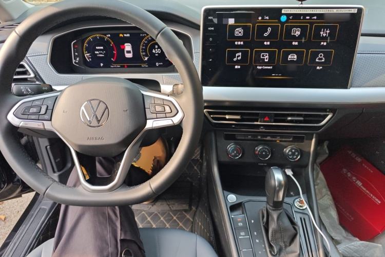 Used Volkswagen Lavida 2025 New Sharp 1.5L Outstanding New Vision Edition Center Console