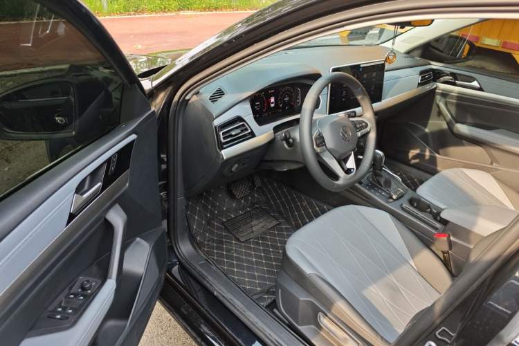 Used Volkswagen Lavida 2025 New Sharp 1.5L Outstanding New Vision Edition Driver Seat