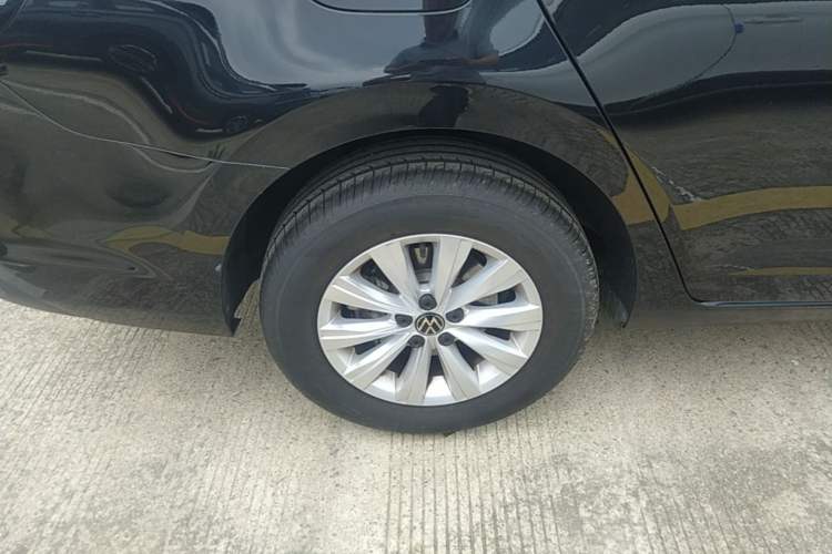Used Volkswagen Lavida 2025 New Sharp 1.5L Outstanding New Edition Right Rear Wheel Hub