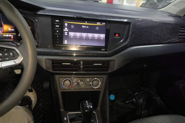 Used Volkswagen Lavida 2025 New Sharp 1.5L Outstanding New Edition Audio And AC Panel