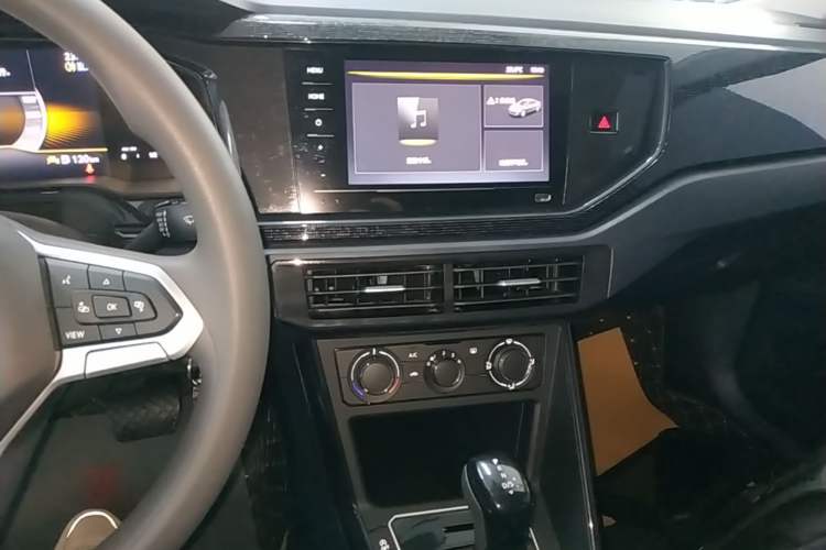Used Volkswagen Lavida 2025 New Sharp 1.5L Outstanding New Edition Audio And AC Panel