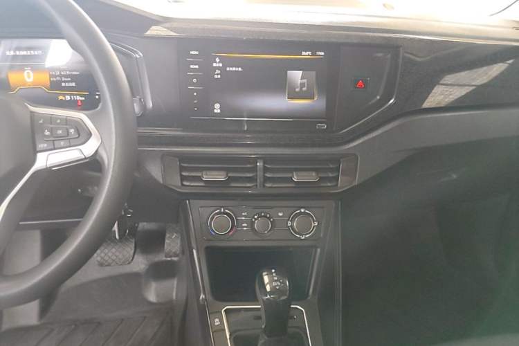 Used Volkswagen Lavida 2025 New Sharp 1.5L Outstanding New Edition Audio And AC Panel