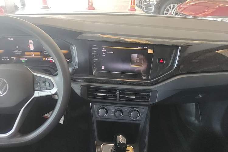 Used Volkswagen Lavida 2025 New Sharp 1.5L Outstanding New Edition Audio And AC Panel