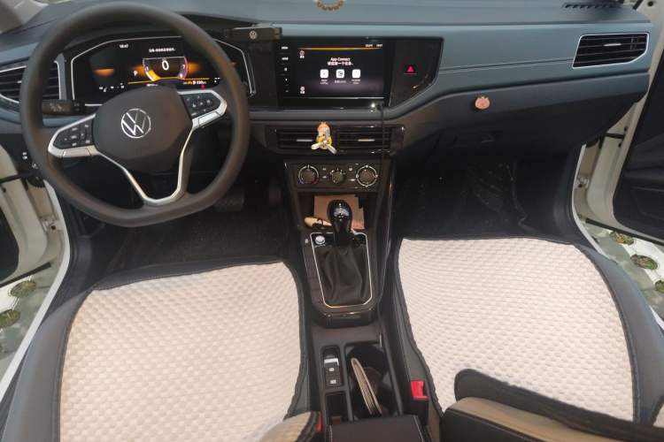 Used Volkswagen Lavida 2025 New Sharp 1.5L Outstanding New Vision Edition Center Console