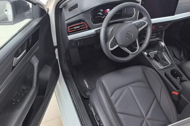 Used Volkswagen Lavida 2025 New Sharp 1.5L Outstanding New Vision Edition Driver Seat